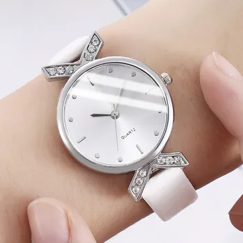 

New Sleek Minimalist Women Watches Rivet scale Diamond Leather Belt Ladies Clock Leather Quartz Watch Women Montre Femme