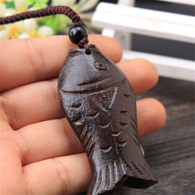 1pcs Vintage Ethnic Handmade Wood Carving Fish Pendant Necklaces