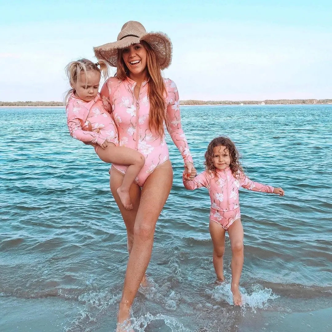 Sun-Protection Swimsuit Family Matching Clothes One-Piece Mother Daughter Swimwear Mommy and Me Bikini Dress Outfits Family Look
