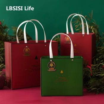 

LBSISI Life 5pcs Merry Christmas Protable Paper Bags Red/Green New Year Gift Close Packaging Baby Shower Event Child Favor