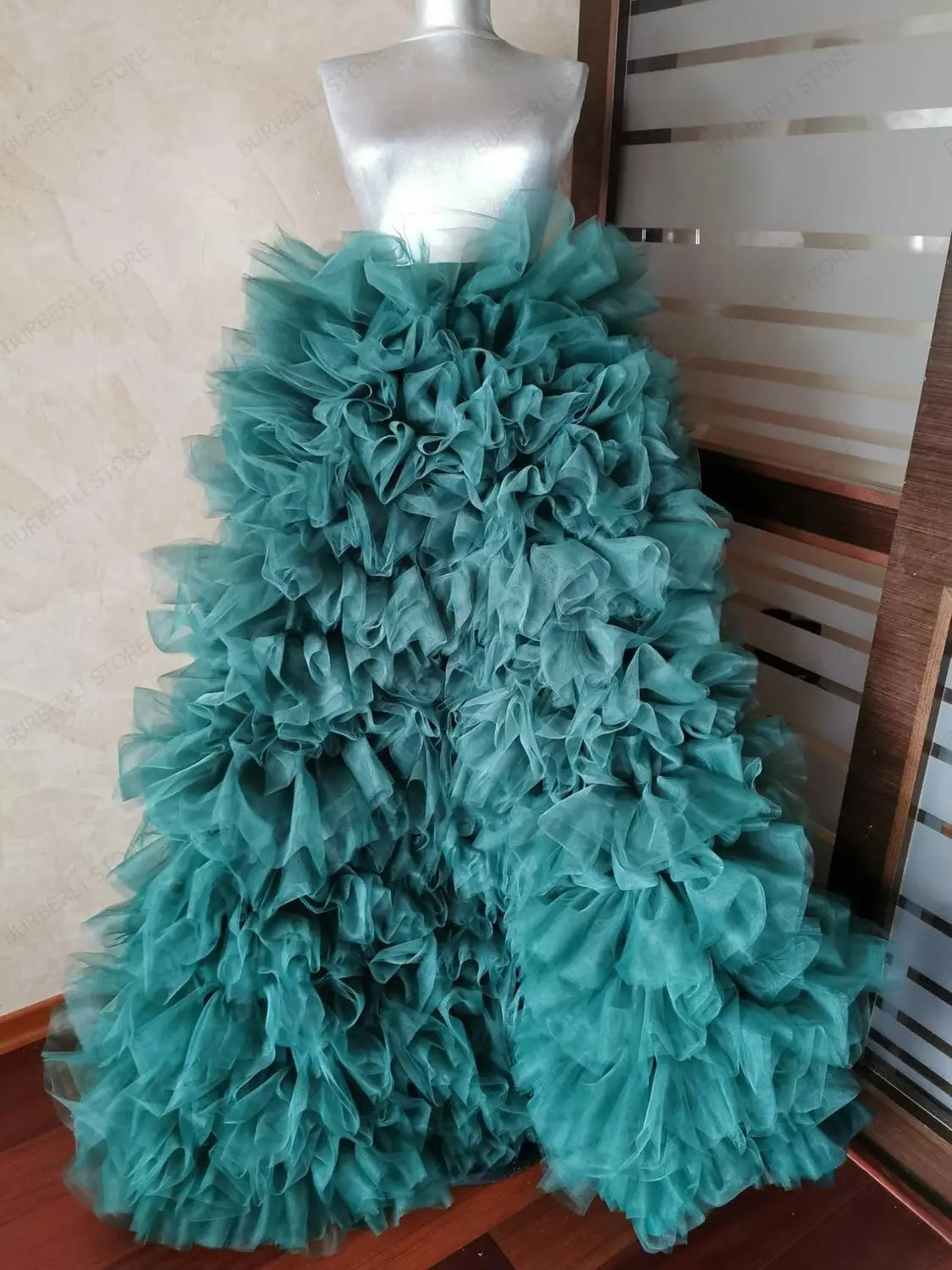 Luxury Women Tulle Skirts Ball Gown Shape Long Puffy Tutu Skirt Satin Zipper Waist Custom Made Plus Size Tulle Skirt