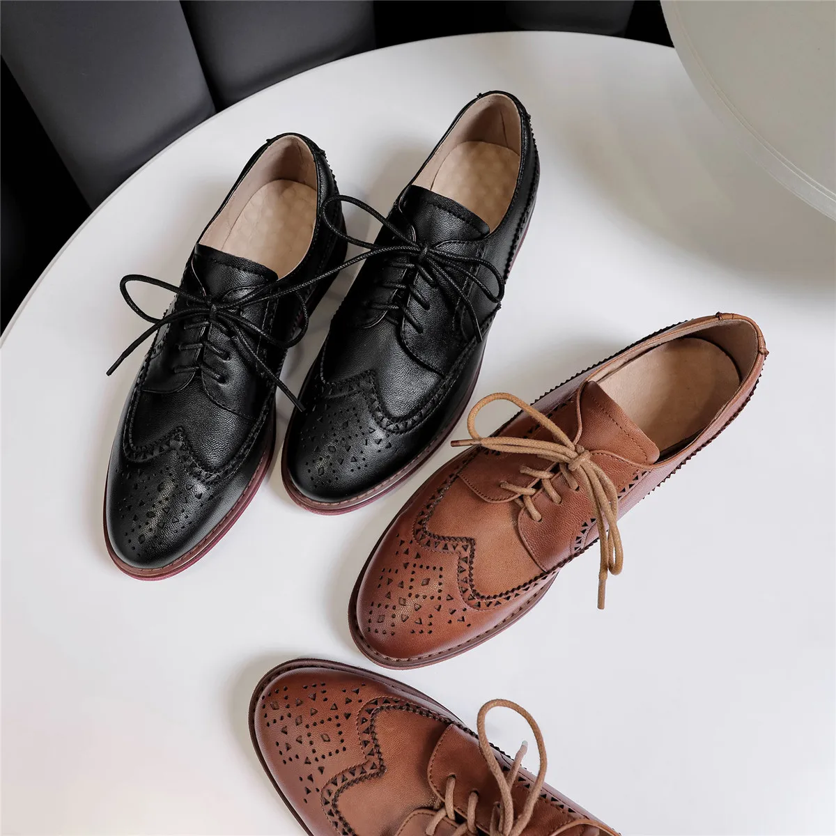 Женские туфли-оксфорды из натуральной кожи на плоской подошве со шнуровкой; женские мягкие удобные броги в британском стиле; Повседневная Винтажная обувь в стиле ретро