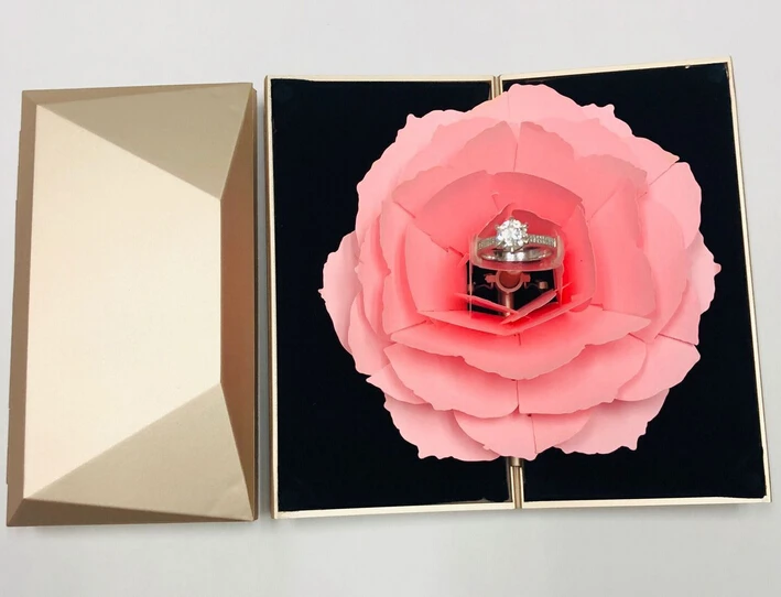Новая мода Складная Вращающаяся Роза кольцо коробка день рождения День Святого Валентина коробки для показа ювелирных изделий - Цвет: Золотой