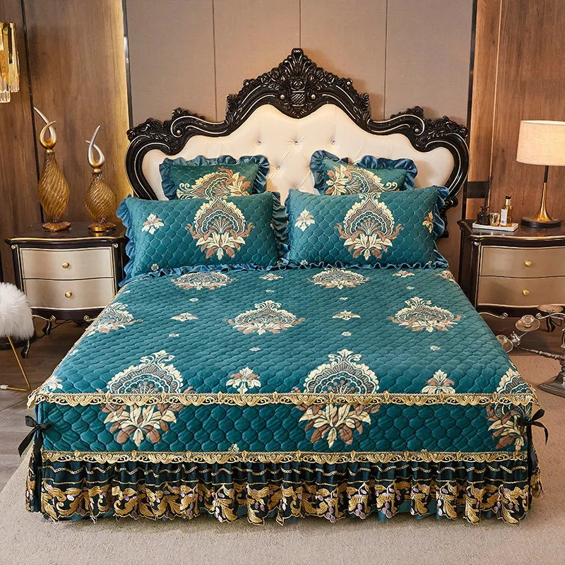 

European Crystal Velvet Split Type Lace Bedspread Quilted Printing Non-slip Bedskirt Double Queen King Soft Warm Bed Cover 3pcs