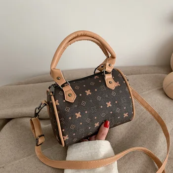 

Fashionable Winter Water Bucket Small Square bag 2020 new style, presbyopia handbag, small one-shoulder Oblique across the femal