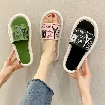 

2020 New Women's Fashion Slippers Summer Beach Flat Sandals Female Slippers Ladies Fashion Lovely Cute Bathroom Home Slippers