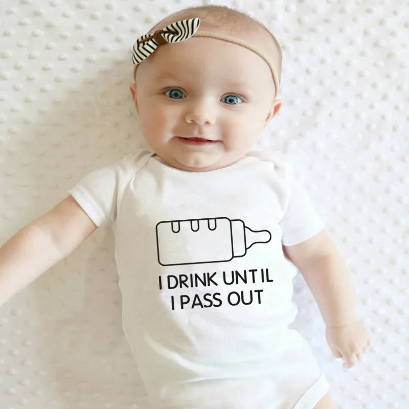 Милая Детская Одежда для новорожденных девочек с принтом бутылочки «I DRINK UNTIL I Half OUT» белый хлопковый комбинезон для маленьких девочек, Комбинезоны для маленьких мальчиков