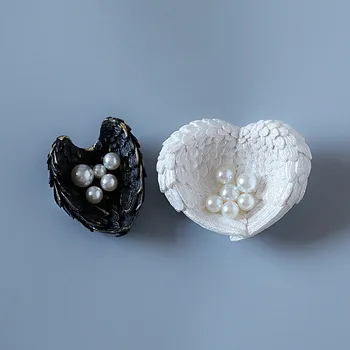 

Angel Wings Concrete Molds For Jewelry Storage Container Box DIY Aromatherapy Plaster Gypsum Car Decor Silicone Mold