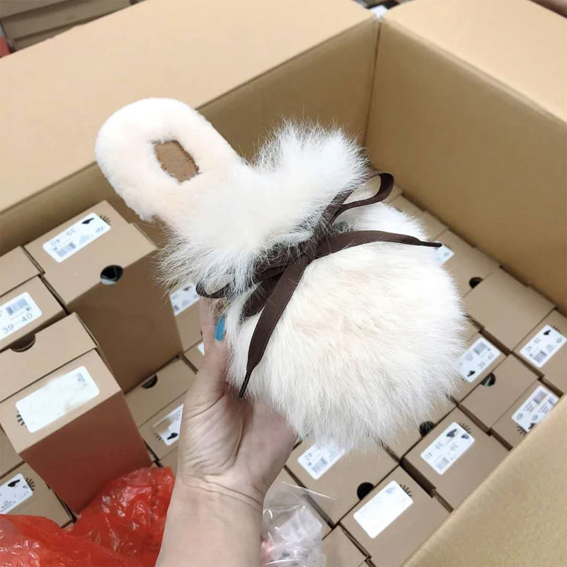 

Wear a pedal and a half slippers outside the flat bottom. Small fragrance bow Baotou white lamb 2020 new Mao Mao shoes women