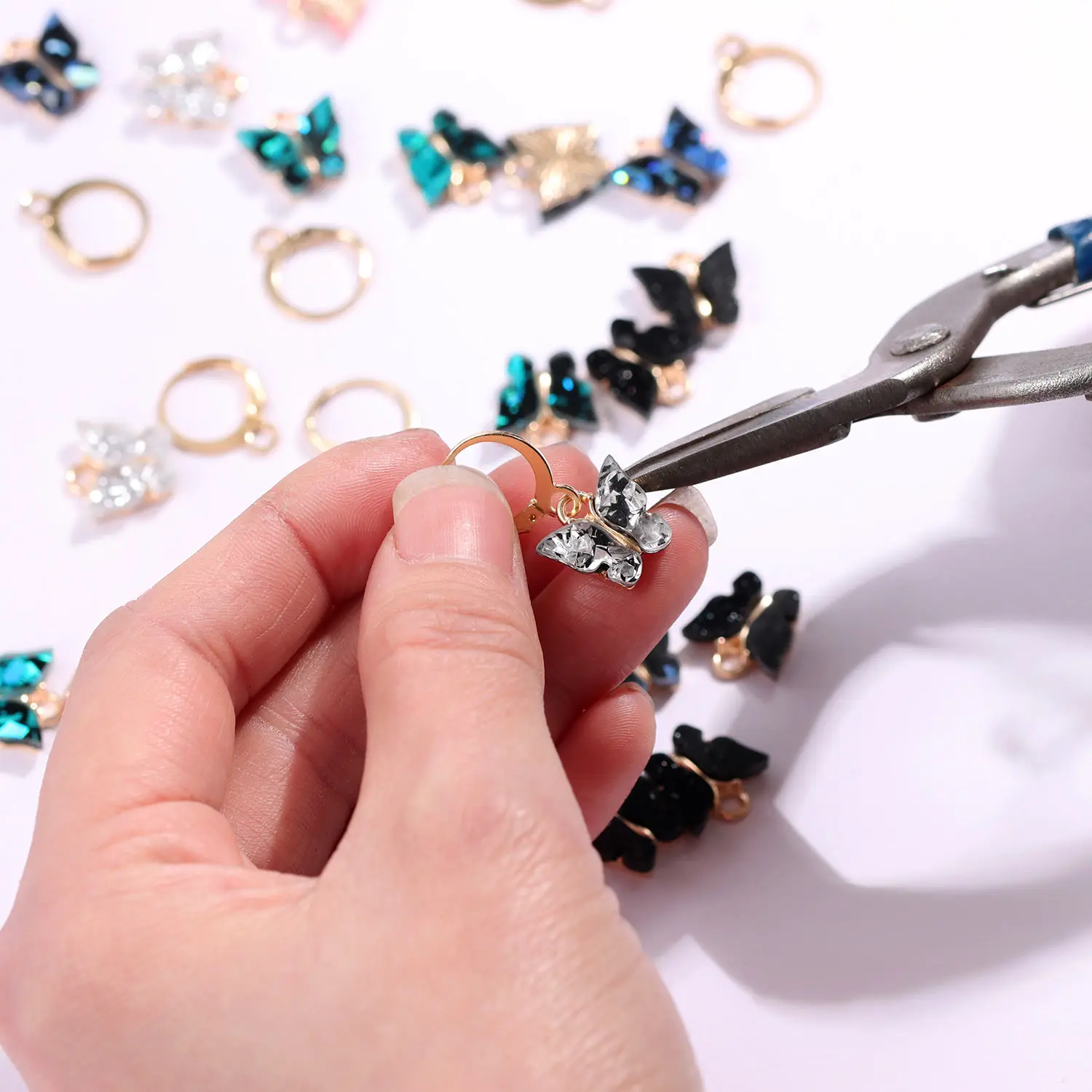 96Pcs/Lot New Shiny Colorful Acrylic Butterfly Charms Making DIY Trendy Earring Pendant Necklace Jewelry Wholesale With Free Box