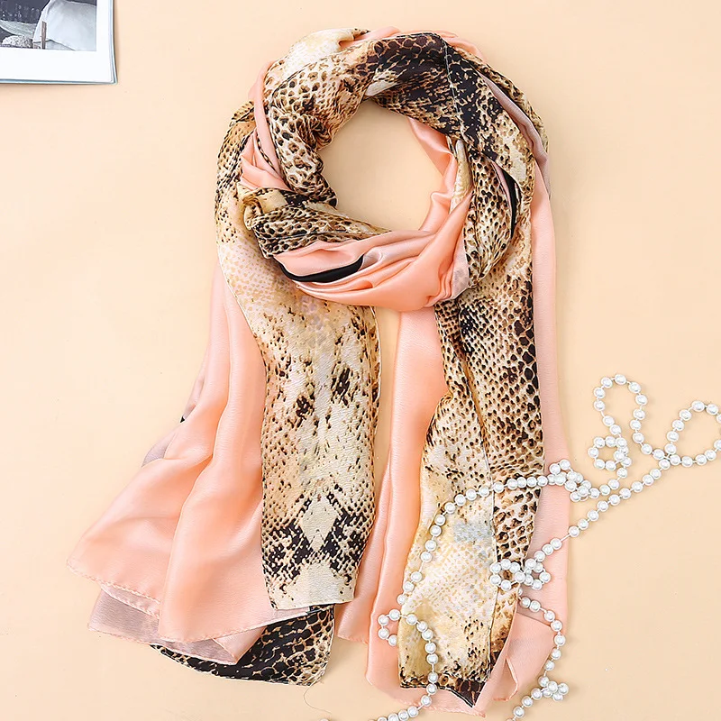 

2019 China Classic new style women Fashion nice serpentine silk muffler lady scarves Autumn and winter shawl beach wraps hijab