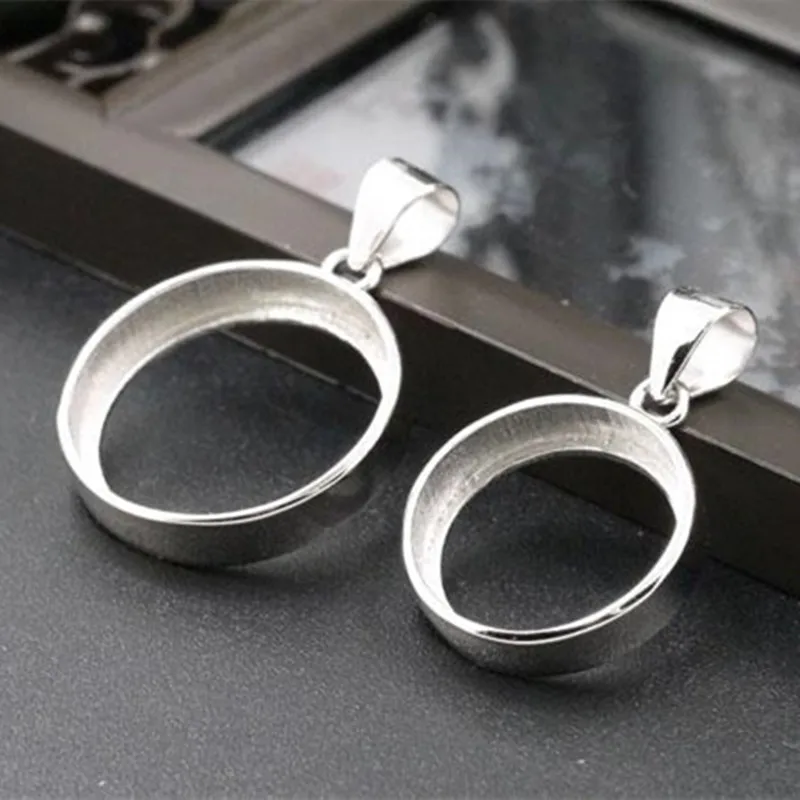 

Joanlyn Pendant Setting for 18x18mm/22x22mm Round Cabochons White Gold Plated 925 Silver Pendant Blank DZ068