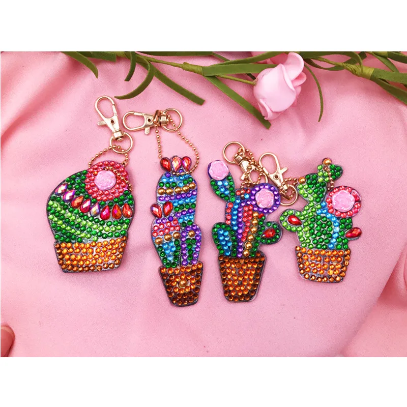

Shirliben Diamond Keychains New Comming Pattern Cactus Diamond Embroidery For Handbag Pendant Diamond Keyrings DS028