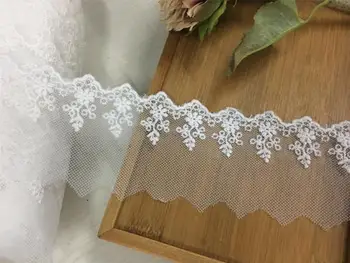 

Delicate embroidered mesh lace Blooming white cotton mesh gauze embroidery lace accessories 7 cm wide