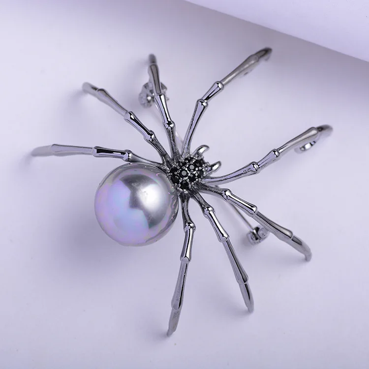 蜘蛛胸针