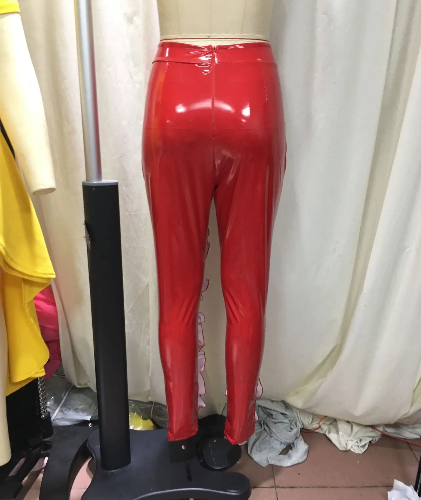 Wjustforu, модные женские штаны из искусственной кожи с рюшами, красные плиссированные сексуальные Клубные брюки, женские эластичные повседневные брюки-карандаш с высокой талией