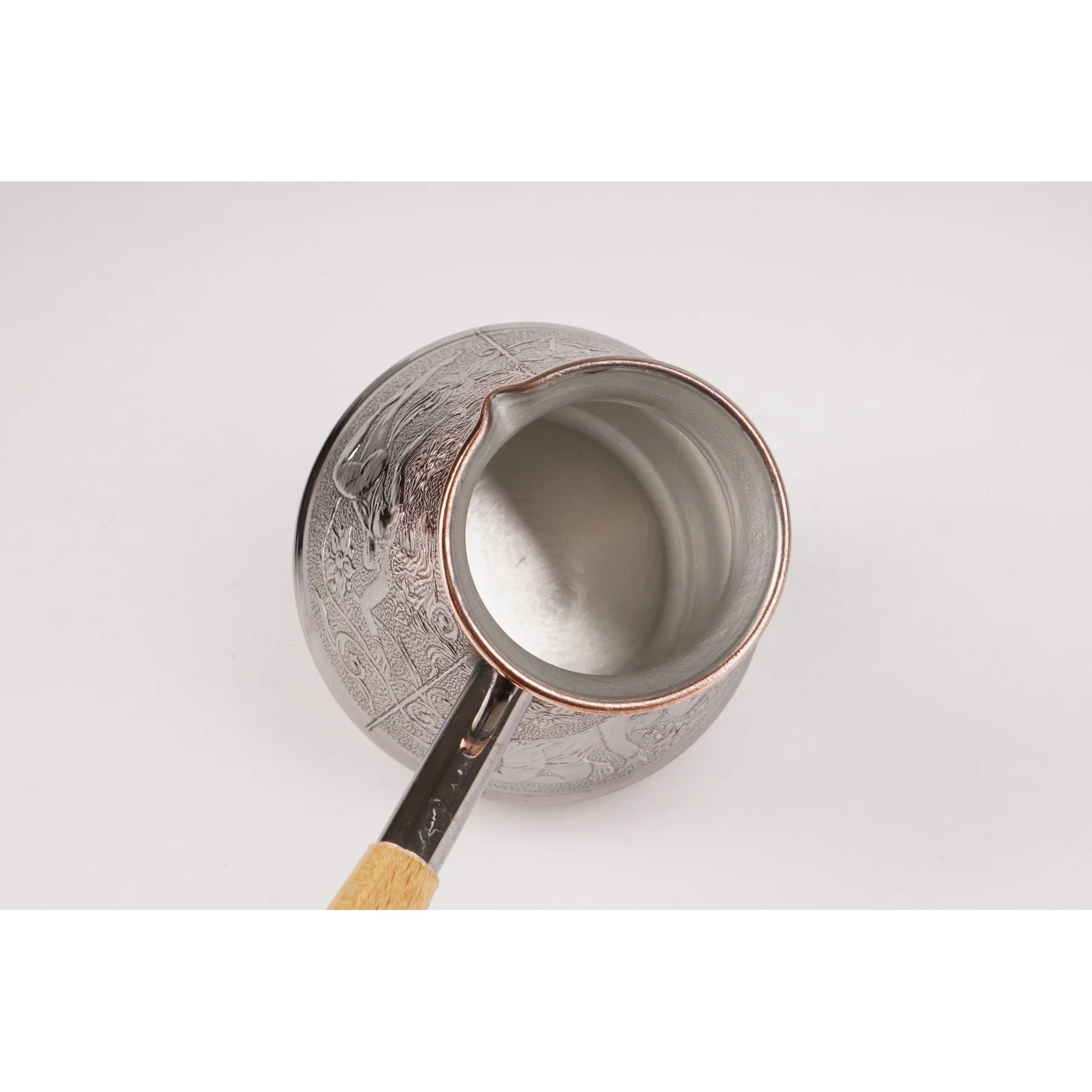 Beste Turk Koffie Koper Houten Gesneden Handvat Plated Tin. Volume 700 Ml.