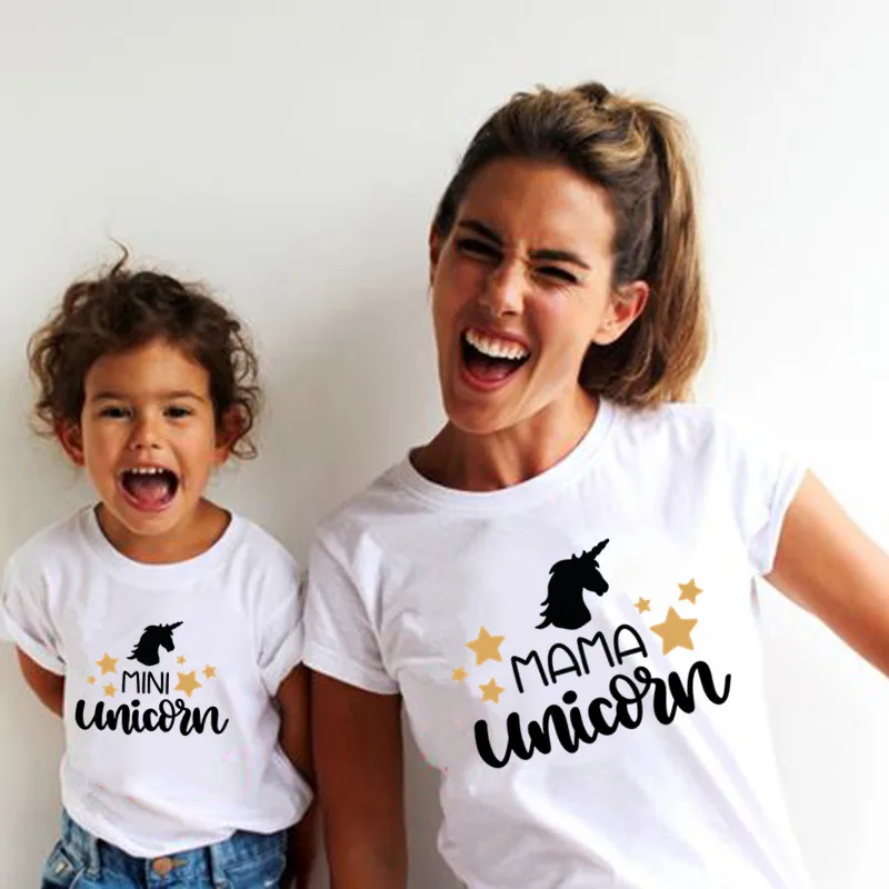 Ropa a juego para madre e hija, aspecto familiar divertido de madre e hija, de unicornio, a juego, 2021