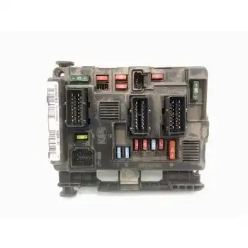 

U118470002J Case Relays/Fuses Peugeot Partner (s2) Totem
