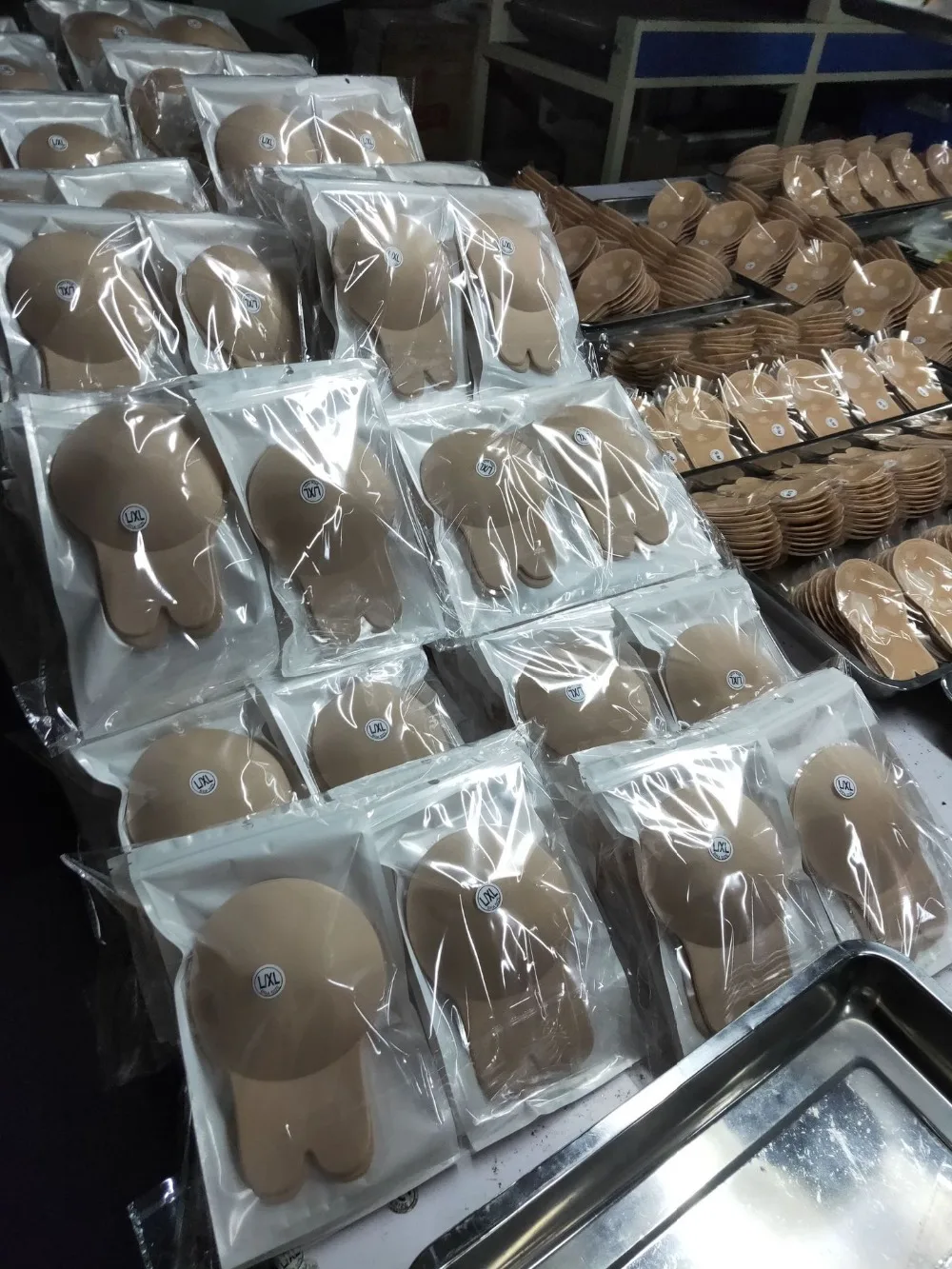 12158022991_2083990437