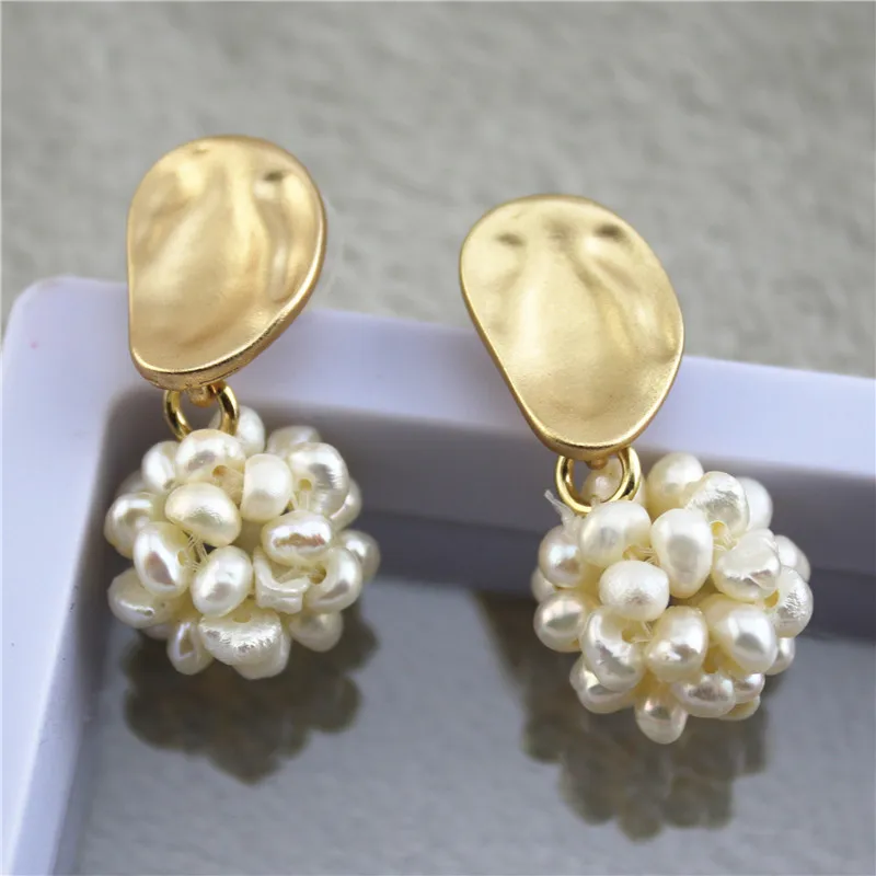 

silver needle handmade freshwater pearl earrings Korean fashion temperament exquisite fog face gold irregular Earrings