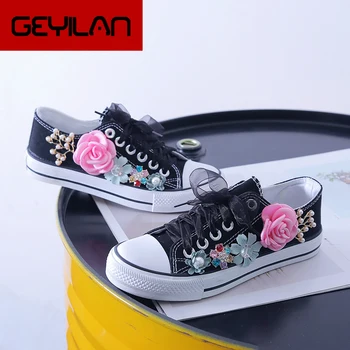 

2020 Women Korean Sweet Flower Luxury Pearls Shoes Lace-up Casual Small Shoes Woman Canvas Espadrilles Student Trendy W31-25