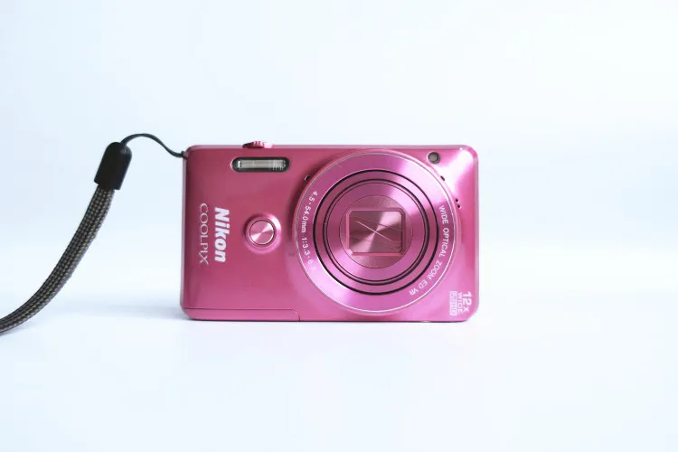 Б/у цифровая камера Nikon COOLPIX S6900 с 12x оптическим зумом и встроенным поворотным экраном Wi-Fi/NFC Б/у цифровая камера Nikon COOLPIX S6900 с 12x оптическим зумом и встроенным поворотным экраном Wi-Fi/NFC