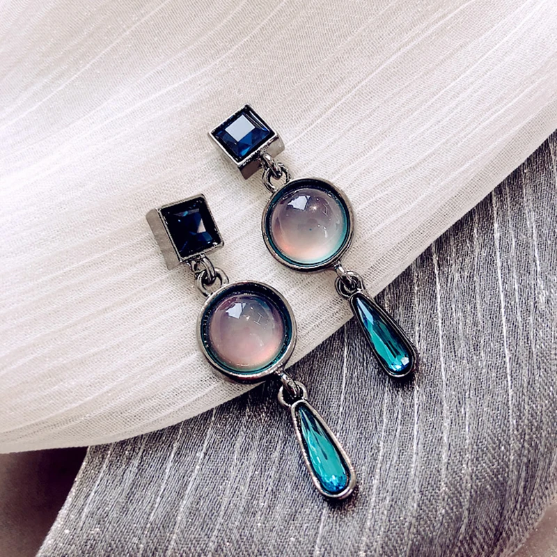 

BENYI Earrings Green Bohemian Boho Vintage Charms Women Jewelry Retro Fashion Stone Rhinestone Geometric Dangle Charm