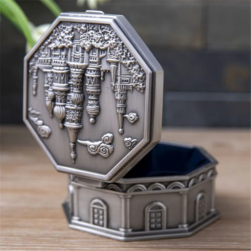 2021 Luxury Vintage Castle Jewelry Trinket Organizer Ring Earrings Necklace Storage Box Chest Keepsake Gift Box for Women Girls