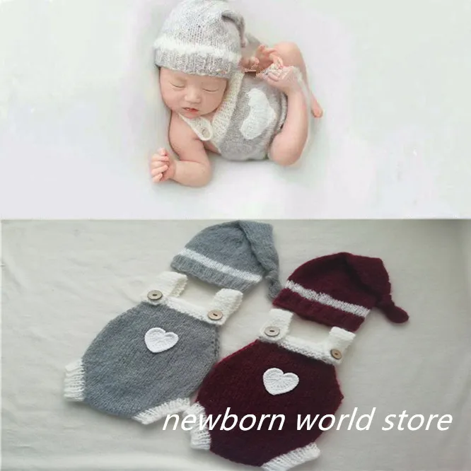 

newborn photography props jumpsuits and hat.