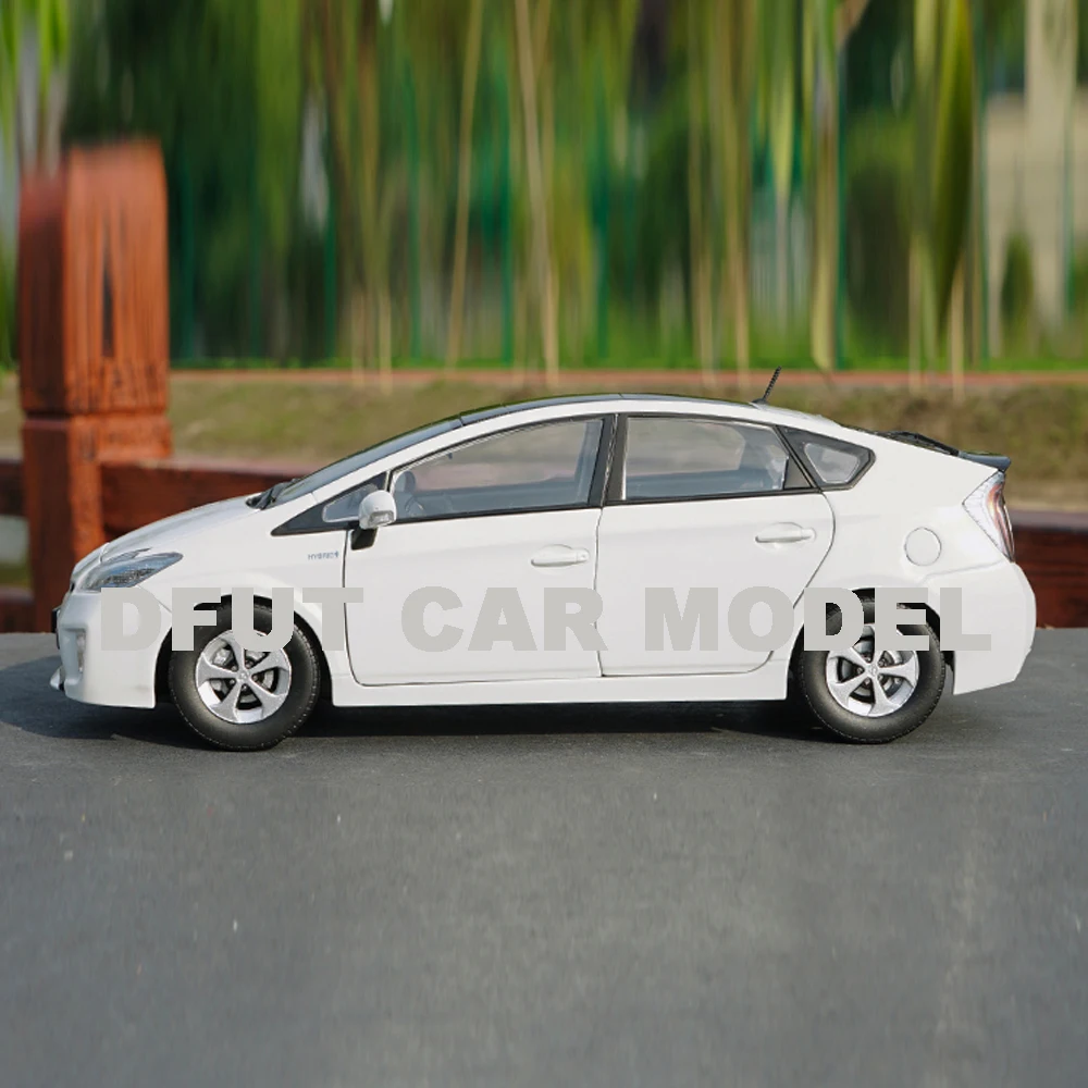 Литая 1:18 игрушечная спортивная модель автомобиля PRIUS из сплава, детские игрушечные машинки, оригинальные авторизованные подлинные детские игрушки, подарок