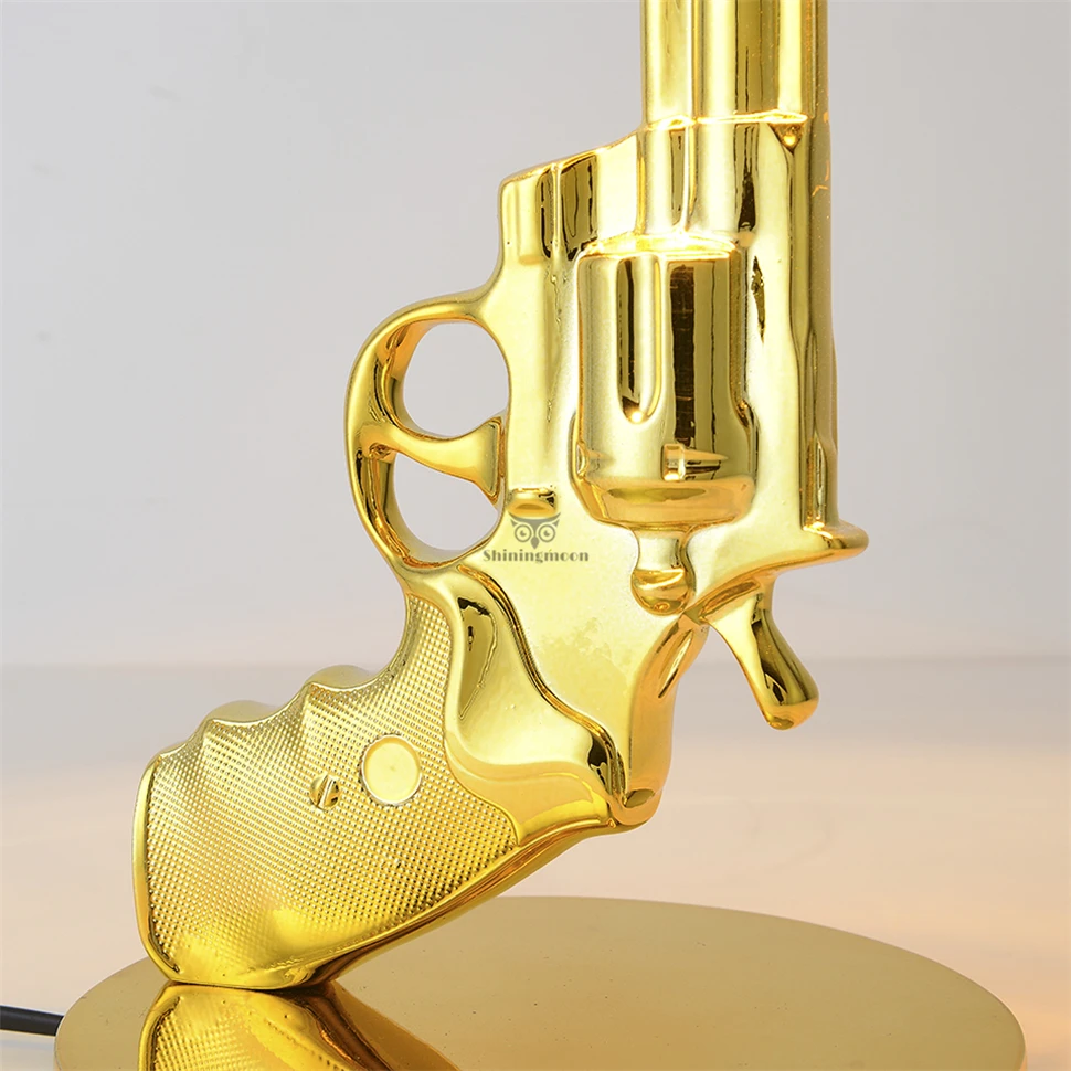 Пост-Современный серебристо-Золотой AK47 пистолет, настольная лампа Скандинавская спальня светильник Светодиодный настольный светильник s прикроватная лампа для учебы E27 настольная лампа