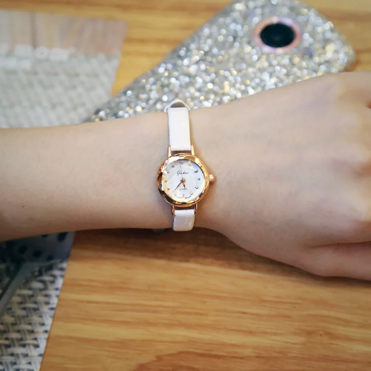 

Fashion Small Fresh Small Women's Casual Watch Stereo Surface Students Belt Quartz Watch