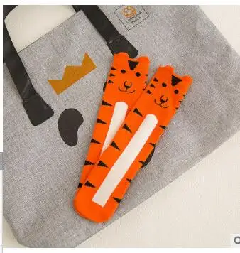 Весенне-осенние длинные носки унисекс для маленьких мальчиков модные детские Носки с рисунком кота/кролика/лиса белка хлопковые носки до колена для девочек - Цвет: The tiger
