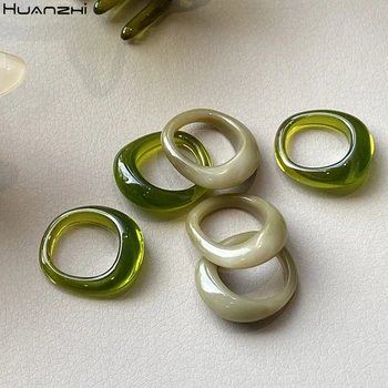 HUANZHI 2020 New Korean Ins Vintage Resin Green Geometric Round Rings for Women Girls Simple Jewelry Gifts