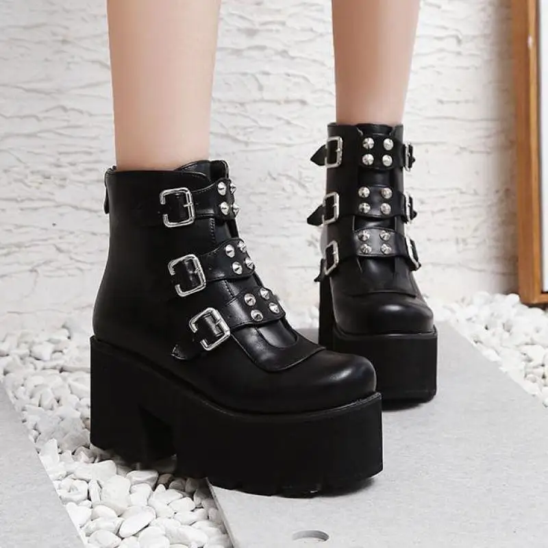 

2020 Combat Boots for Women Platforms Block High Heel Punk Shoes Gothic Rivet Buckle Ankle Military Boots Big Size 34-45