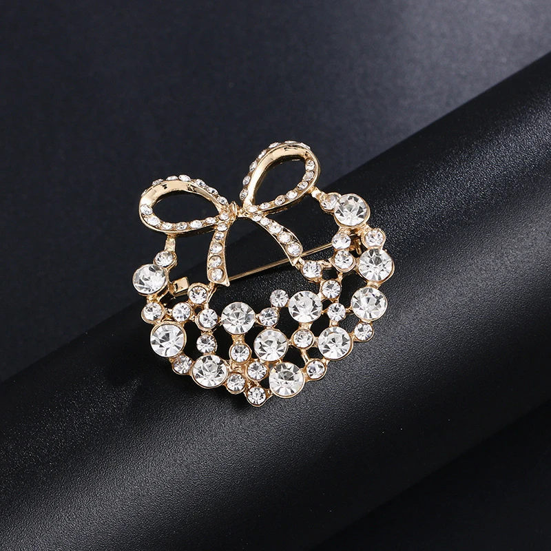 Fashion Alloy Pearl Rhinestone Brooch Women's Elegant Clothing