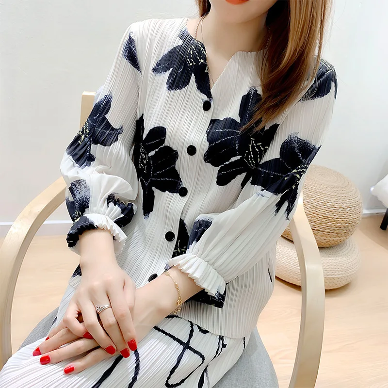 

Jacket Women Plus Size Spring Autumn 2020 New Fashion Printed Miyake Pleated V-Neck Three Quarter Sleeves Large Size Jackets