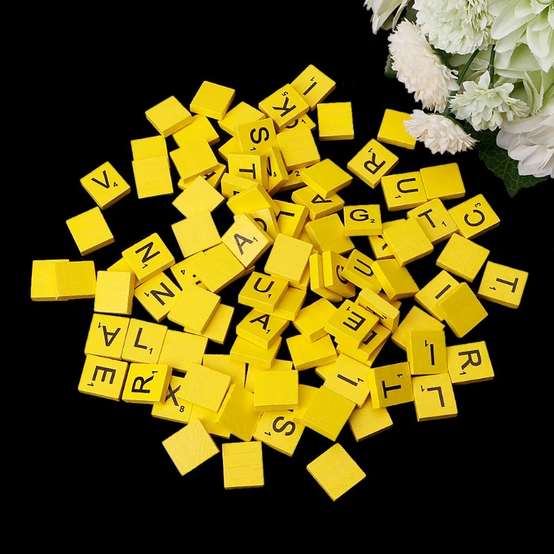 100 шт Деревянные красочные Scrabble плитки Смешанные Буквы лакированные Алфавит Scrabbles 72XF