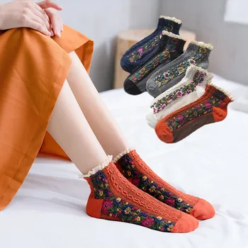 

2020 Spring and Summer New Retro Court Socks Women Cotton Japanese Korean Lace Middle Tube Sock Fashion College Style Lady Socks