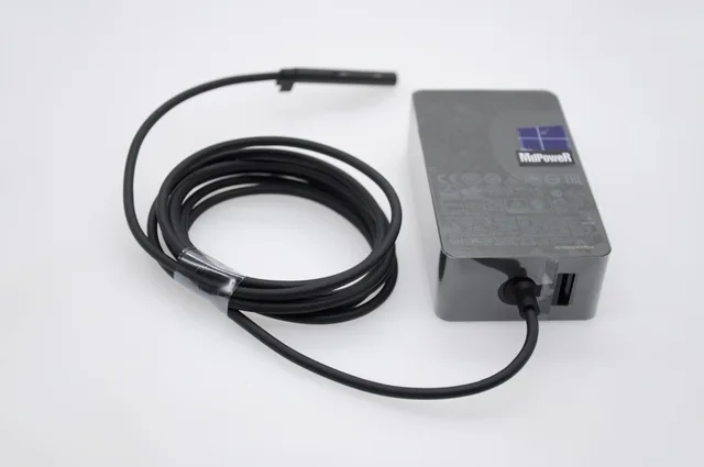 美品Surface Pro 7 タイプカバー、ACアダプター、箱付き4点セット 美品Surface Pro 7 タイプカバー、ACアダプター、箱付き4点