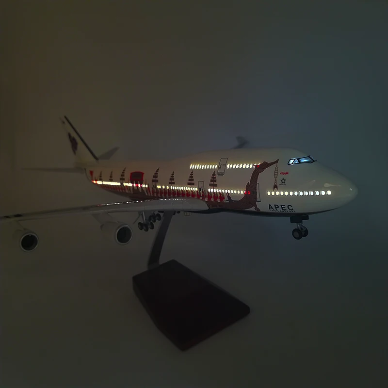 1/150 масштаб 47 см Таиланд авиакомпания Дракон лодка самолет Boeing B747 самолет тайская Модель W свет и колесо литья под давлением пластиковые смолы дети