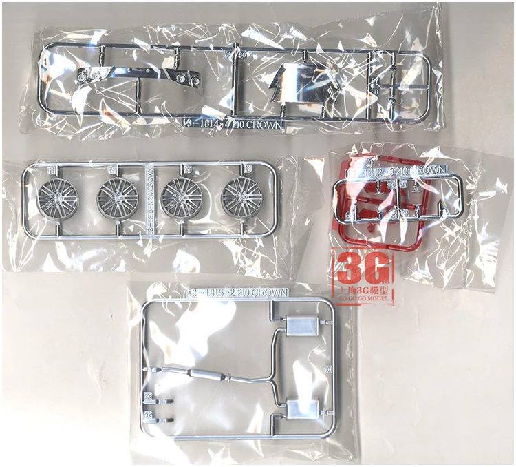 Модель автомобиля 00851 1/24 GRS214 Toyota Crown G12 Sport Edition