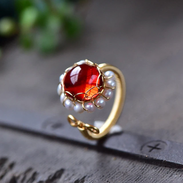 Astrology Benefits Of Wearing Hessonite (Gomed) Stone - Dhanshree Gems