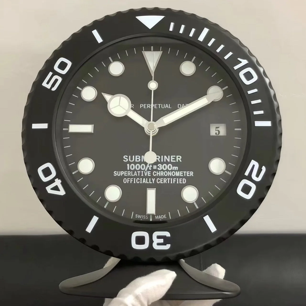 

Large Wall Clock Metal Luxury 3d Clocks Wall Home Decor Wall Watch Silent Luminous Calendar Relogio De Parede Gift L034