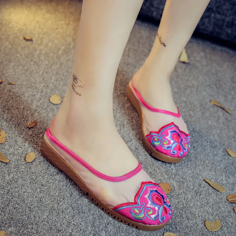 

Retro Platycodon Grandiflorum Flower Embroidered Embroidered Shoes National Wind Fabric Slipper European Style Gauze Breathable