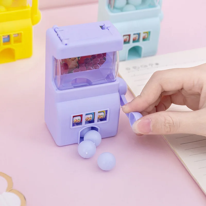 1 шт. детская игровая машина Kawaii милые мини игрушки куклы аксессуары пластиковые фрукты лотерейная машина подарки на день рождения случайным образом