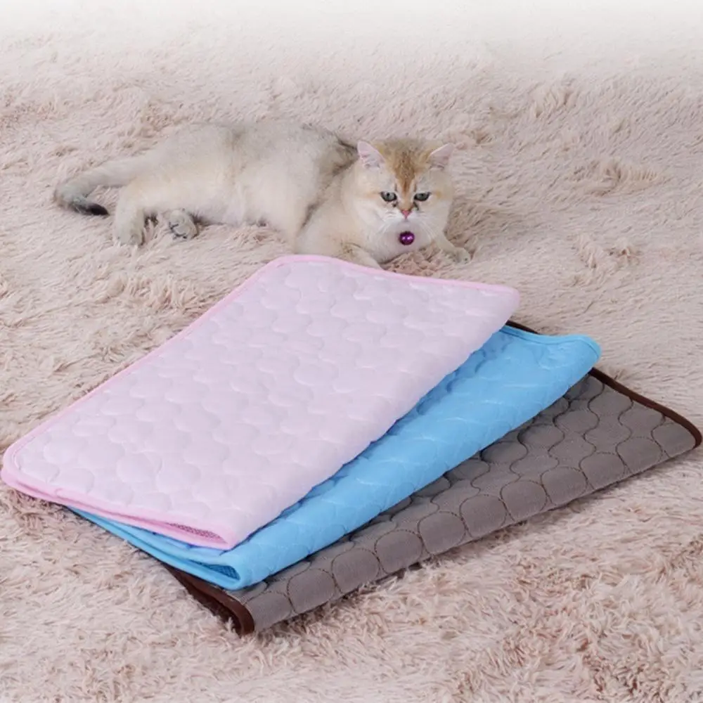 

Pets Summer Cooling Mat 5 Size Pet Ice Pad Cool Cold Silk Moisture-Proof Cooler Sofa Mats Portable Tour Sleeping Pet Accessories