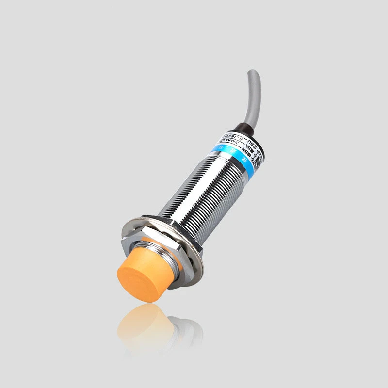 Индуктивный бесконтактный переключатель Φ/AX Sensor M18 с металлическим корпусом PNP/NPN
