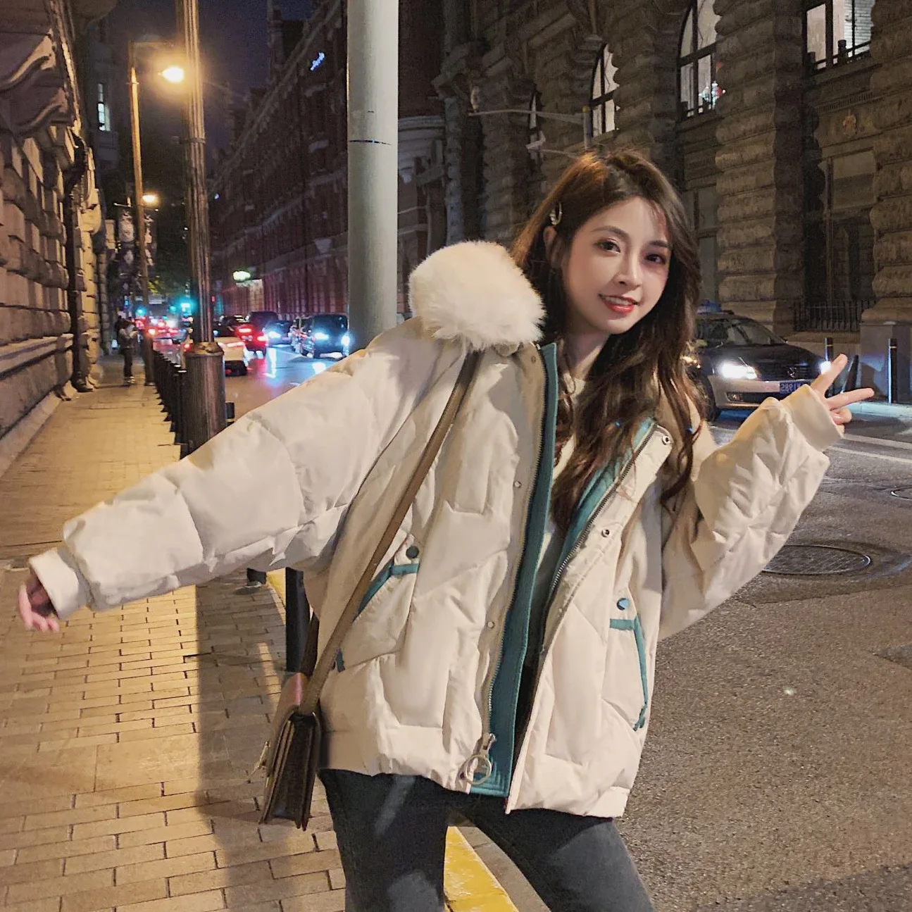 

Photo Shoot Waitmore Vigorous GIRL'S Beige Color Contrast Hooded Large Fur Collar Bat Sleeve down Coat Cotton-padded Clothes Cro